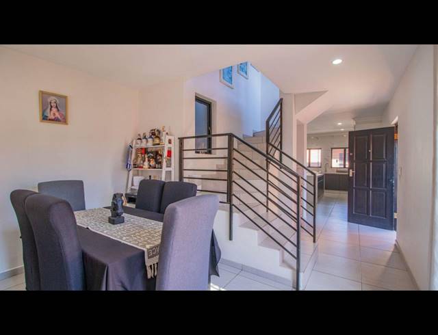 2 BEDROOM APARTMENT FOR SALE IN BUURENDAL